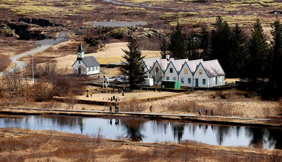 Stjórnarflokkar til Þingvalla