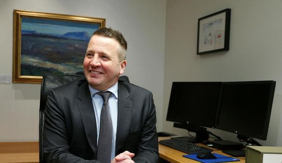 Vill skipta utanríkismálanefnd upp