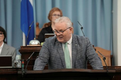 Sigurður Ingi Jóhannsson, þingmaður Framsóknarflokksins, segir mikilvægt að eignarhald erlendra aðila í íslensku eldi verði …