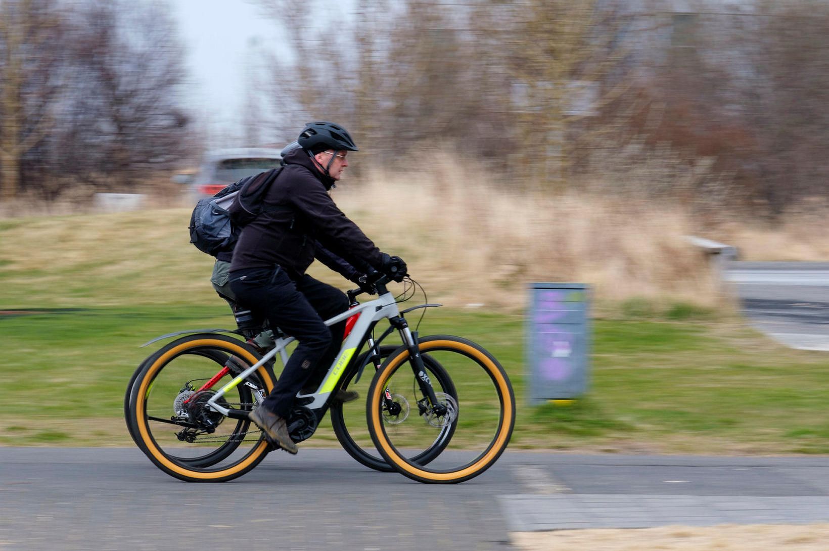 Setja upp 30 km stofnstígakerfi