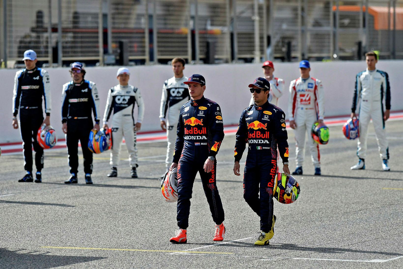 Max Verstappen (t.v.) og Sergio Perez, liðsfélagar hjá Red Bull, …