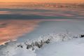 Vatnajökull Hamrar Grímsfjalls við Grímsvötn. Á Grímsfjalli eru skálar Jöklarannsóknarfélags Íslands. Heklu ber við himin í fjarska.