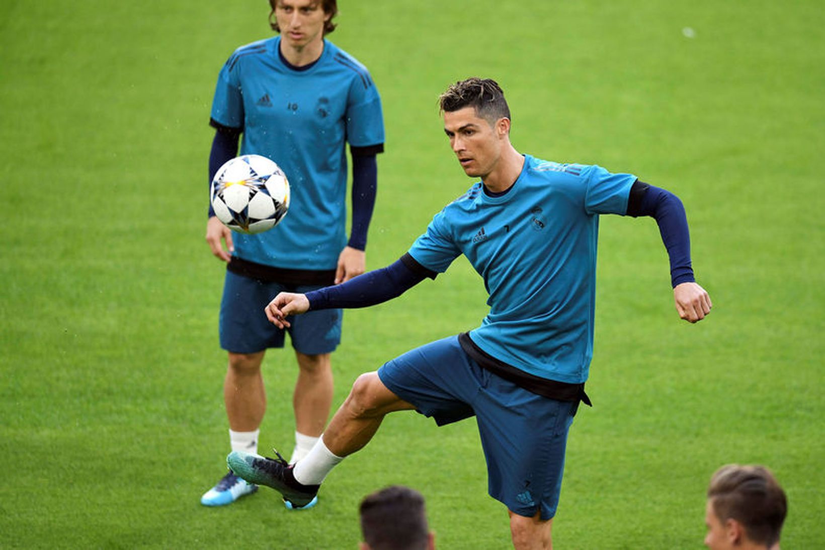 Cristiano Ronaldo á æfingu með félögum sínum í München í …